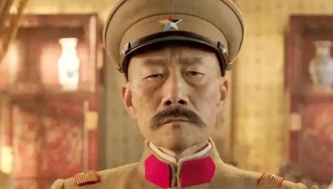 1918年，张作霖让韩麟春拿着50万大洋去上海买军火，他却全输掉了，张作霖大怒：