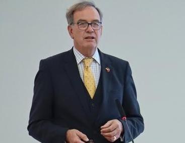 德国：中美打不起来了，因为打了也白打！日前德国教授坦率指出：美国不是害怕中国，也