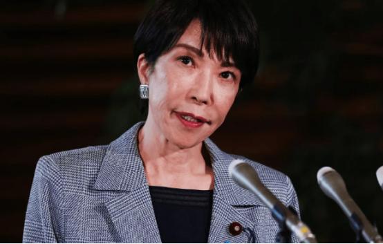 联合早报报道：“中日关系紧张，春运第一周，中国境内往返日本旅客量同比下降约54%