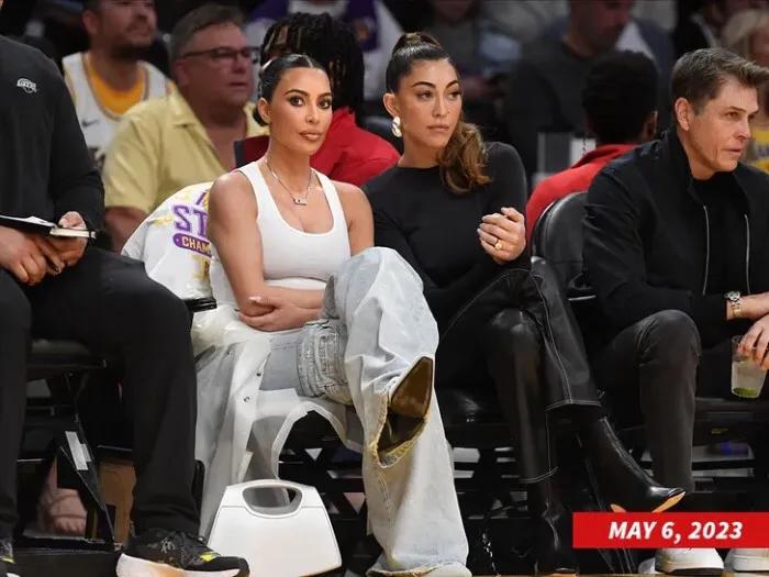 金卡戴珊这气场确实强大！场上的NBA球员看到“金姐”这表情，还能淡定的打球吗？