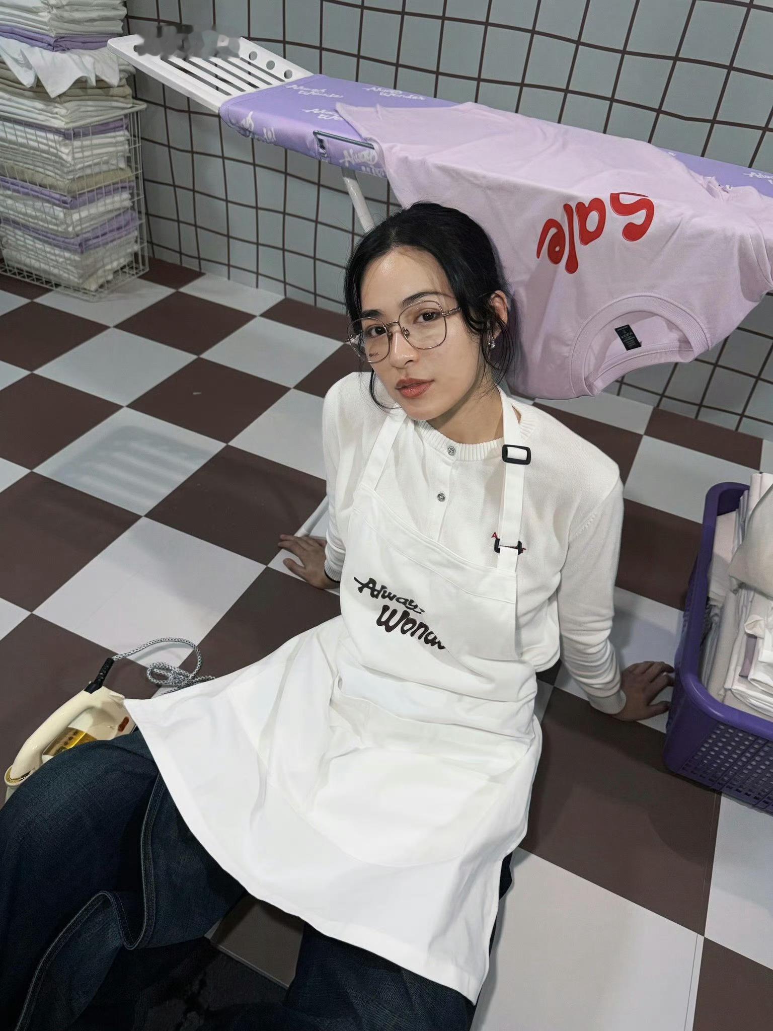 这张脸俊的嘞 