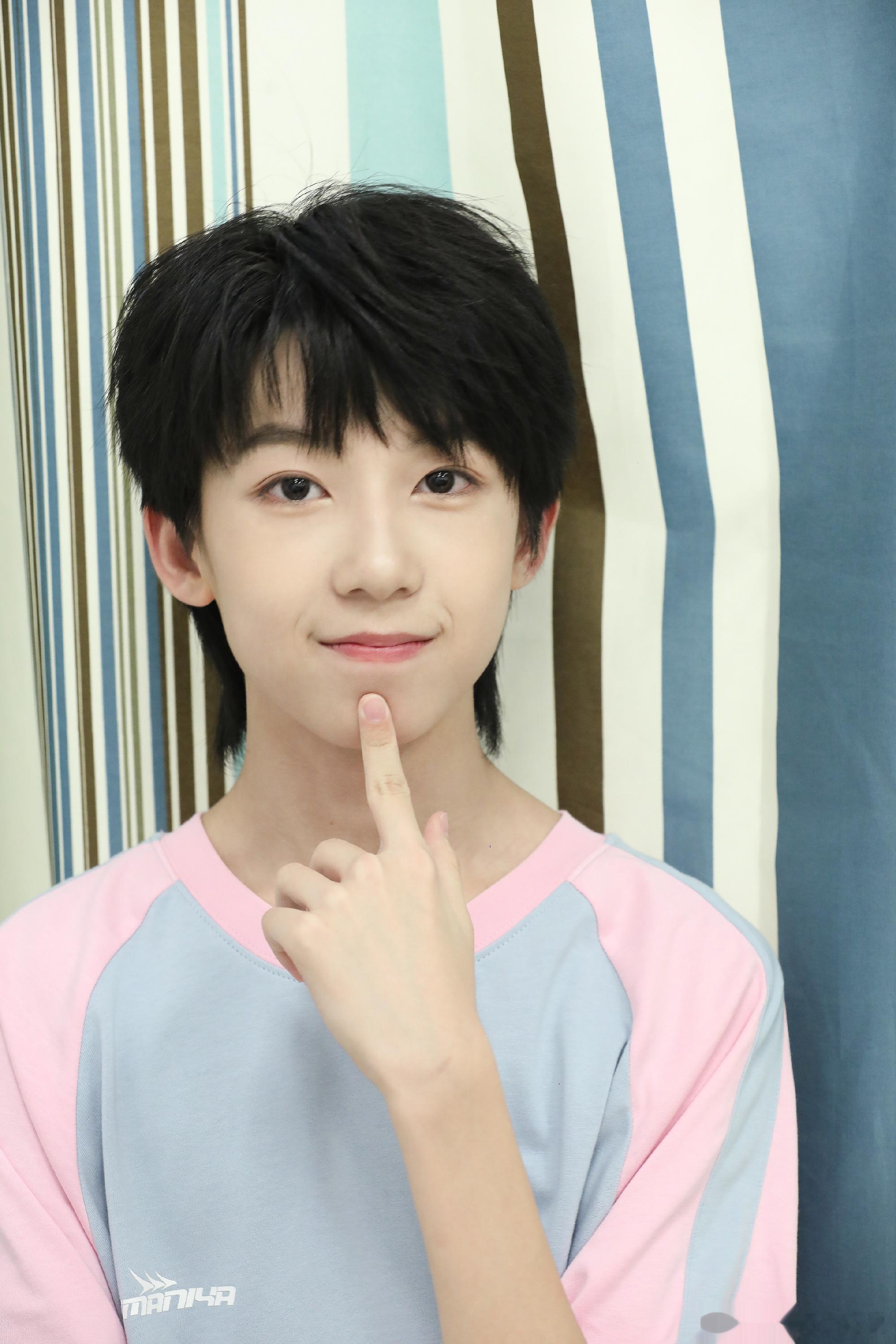 #杨博文YBW[超话]#🐏#杨博文 王牌主舞# 🐏 #杨博文 最强主舞# ＂