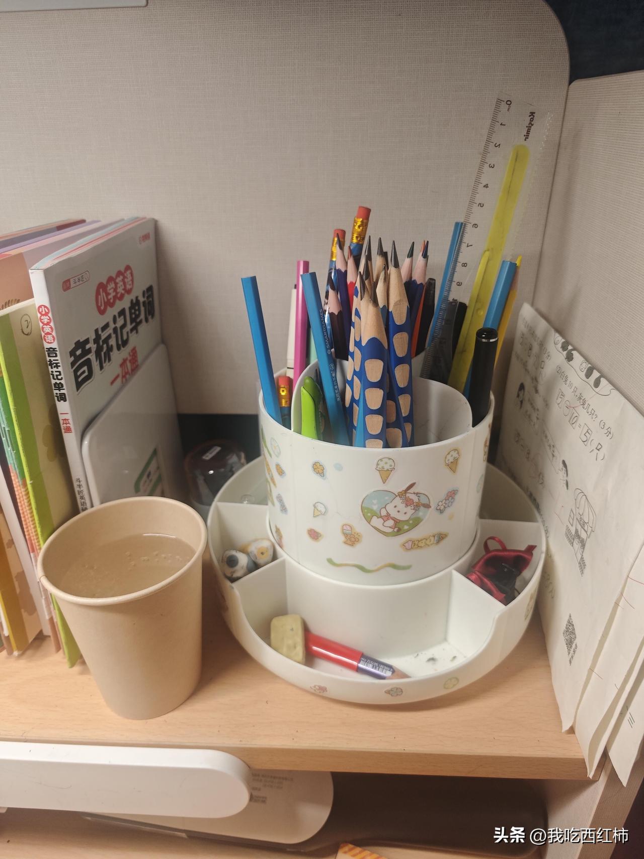 现在的孩子，得到的太容易了
一直在想，为什么现在的小朋友畏难情绪这么严重。抬眼一