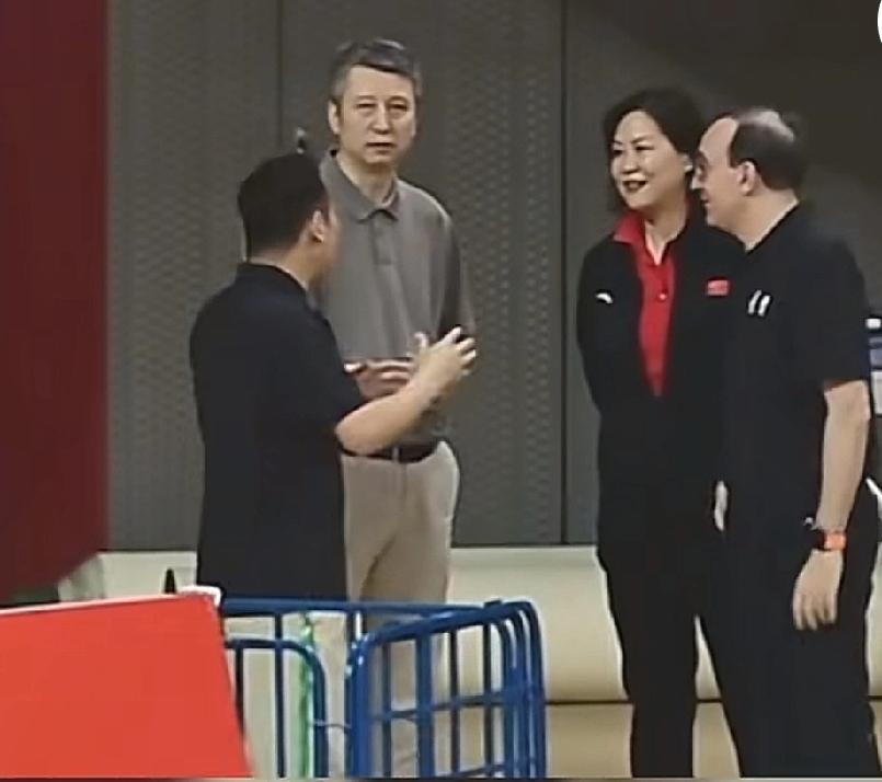郭士强到江西探望洛佩兹，是不是关注赵维伦，引发太多关注


很多球迷朋友羡慕郭士