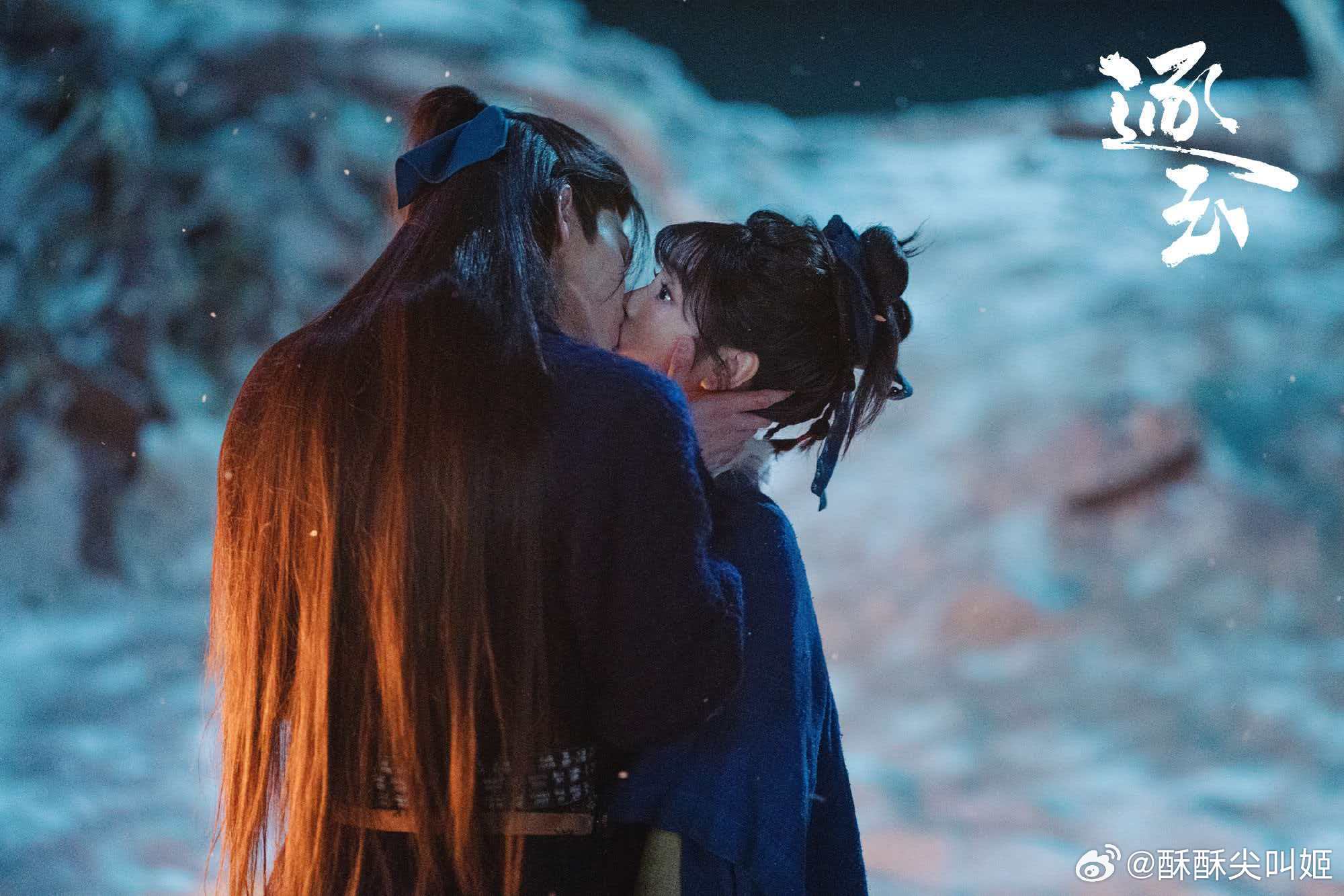 腾讯视频修改逐玉海报 别让故意 嘿 的人带偏了注意力呀！《骄阳似我》作为2025