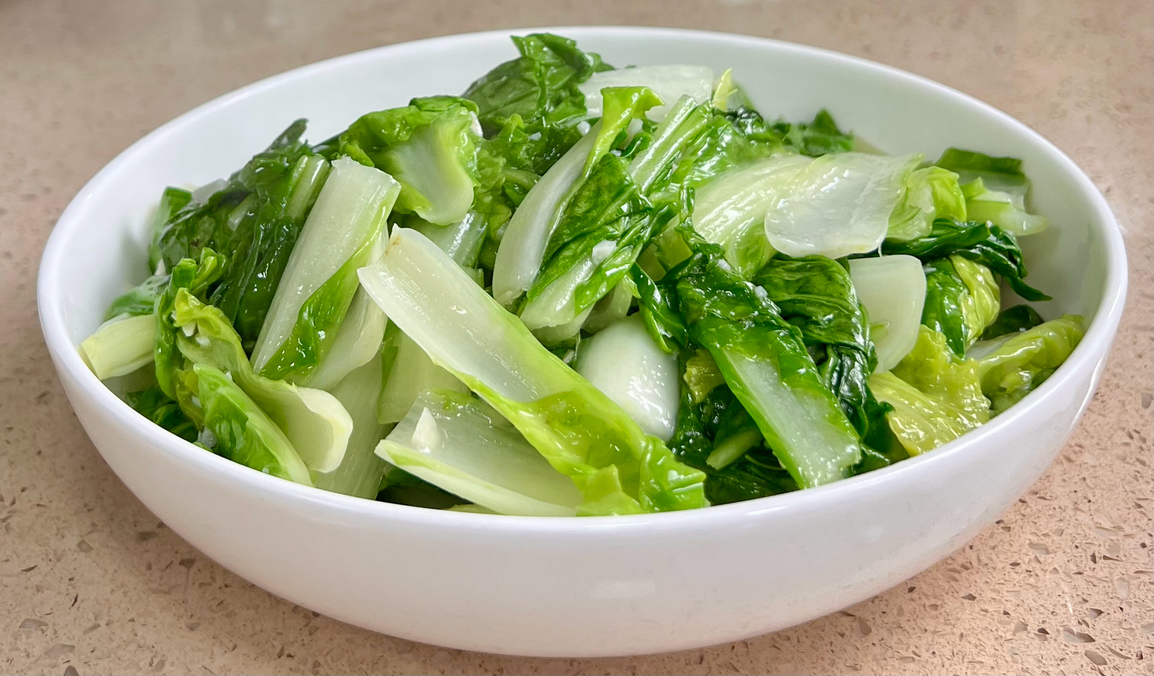 红椒爆肚片  蒜蓉小白菜 ​​​