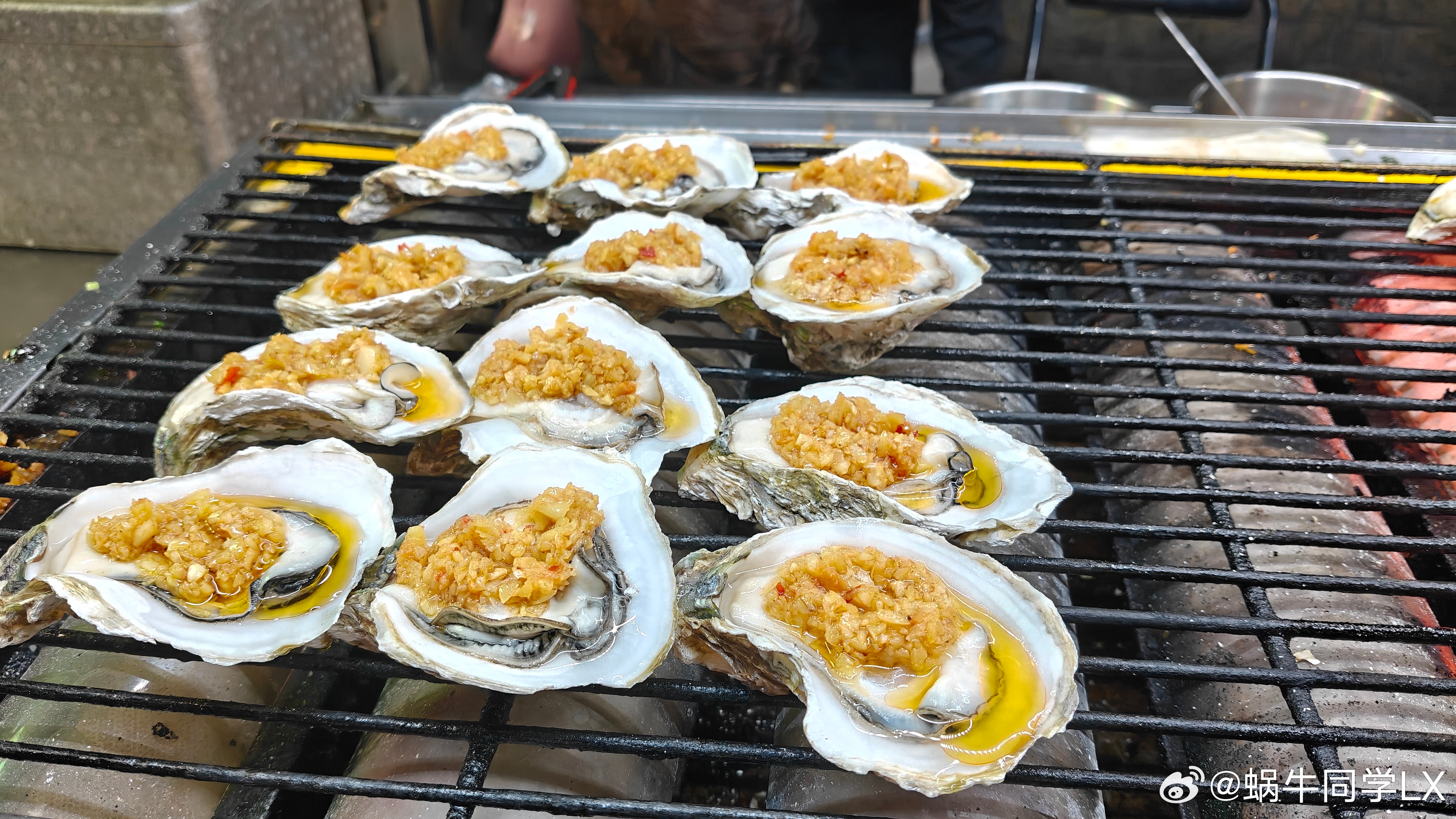 半夜睡不着，出来觅食，广东的夜生活才刚刚开始深夜食堂