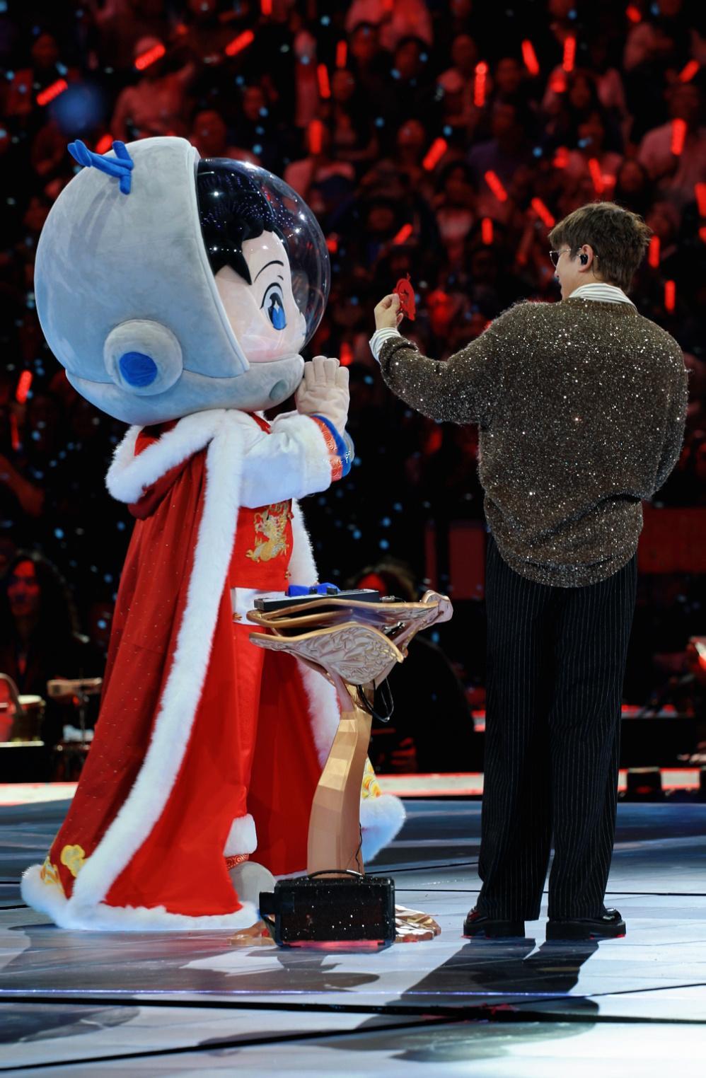 话说这么小的帽子斗斗能带进去吗（）下次斗斗也把斗篷帽子戴上 钮祜禄氏斗 