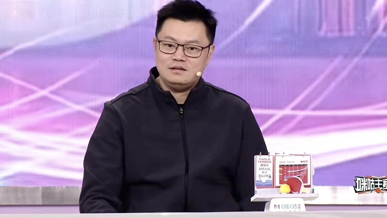 林诗栋虽然赢球：侯英超老师却“生气”了！
侯英超老师，这回憋着没说那句话：林诗栋