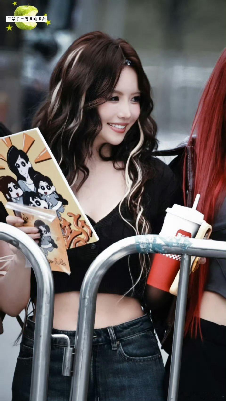 安崎二公妆造梦回青你安崎乘风二公造型也太绝啦！慵懒卷发超酷飒，甜辣感直接拉满，又