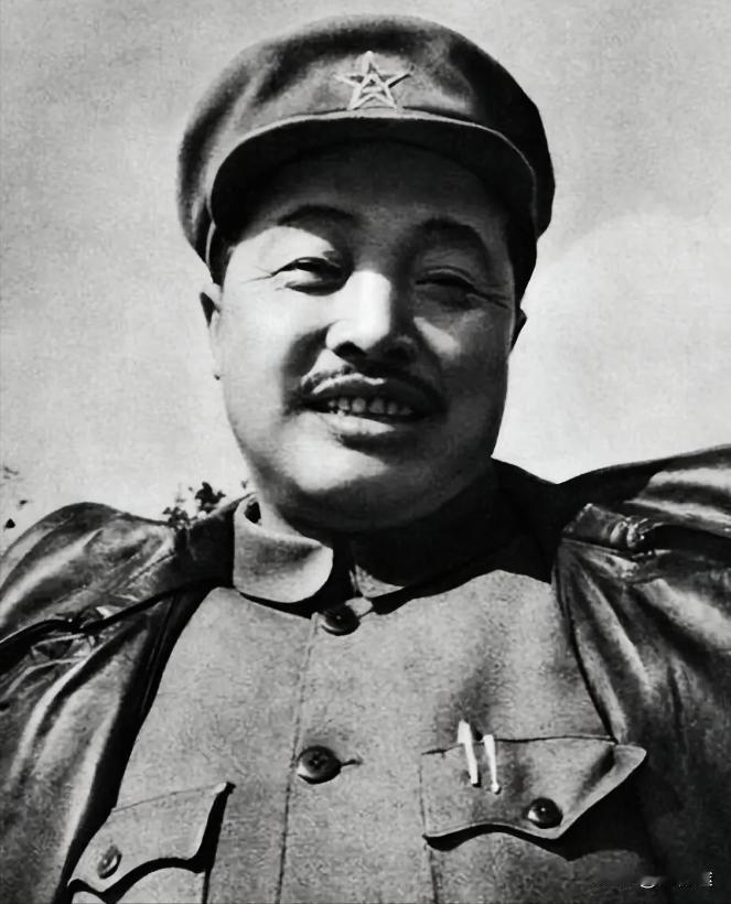 独特的贺龙十大元帅谁最特殊？
应该是贺龙。
为什么呢？因为在十大元帅都没有露头，