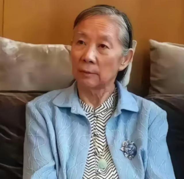 今年81岁的林豆豆，一个人住在北京老城区的老房子里，既不碰智能手机，也从不上网，