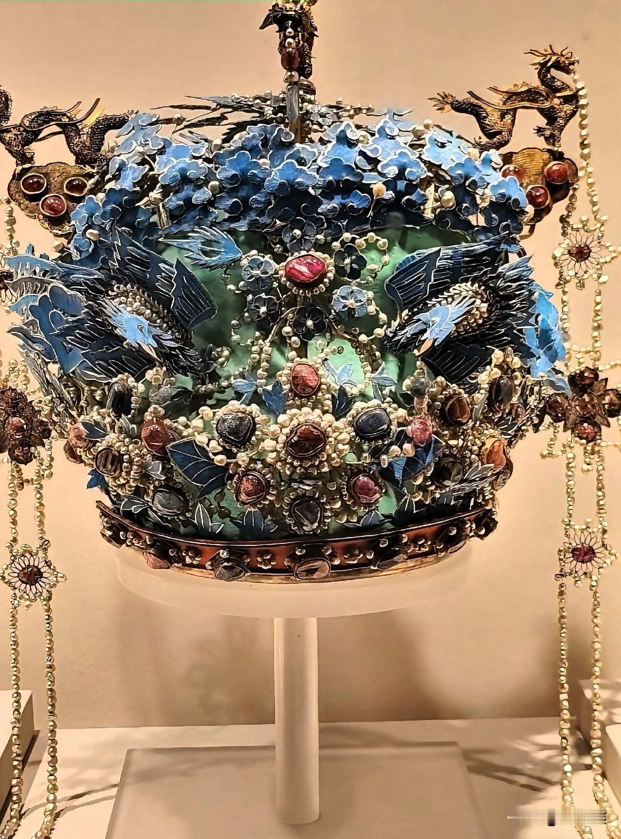 别光顾着骂徐湖平了，真正的关键症结，或许藏在幕后的利益链条里。
 
也不看看当年