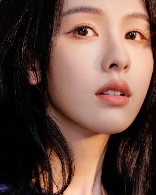 给陈都灵化的氛围裸感妆