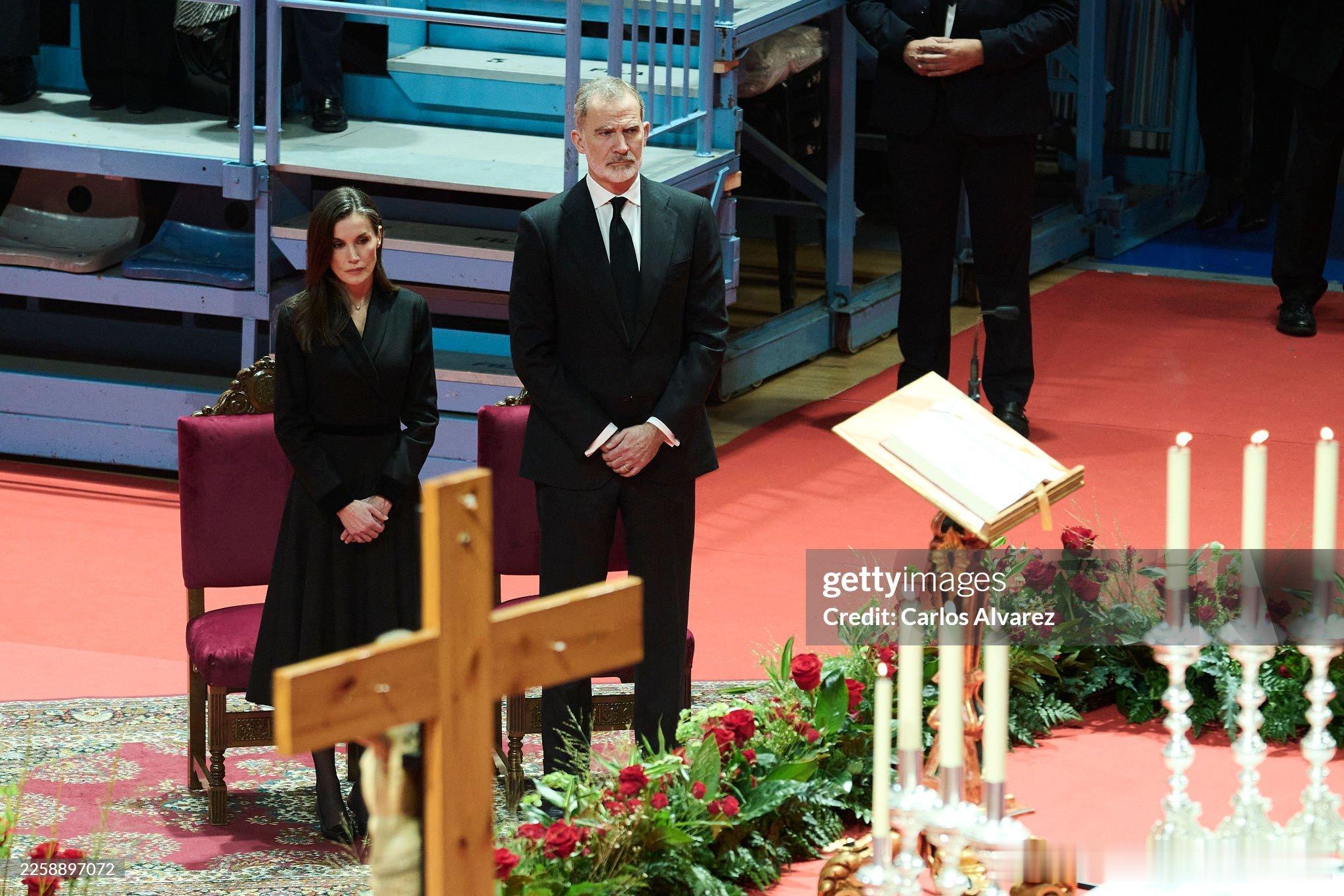 新闻 2026.1.29 西班牙国王夫妇出席悼念在科尔多瓦省阿达穆斯高铁相撞脱轨