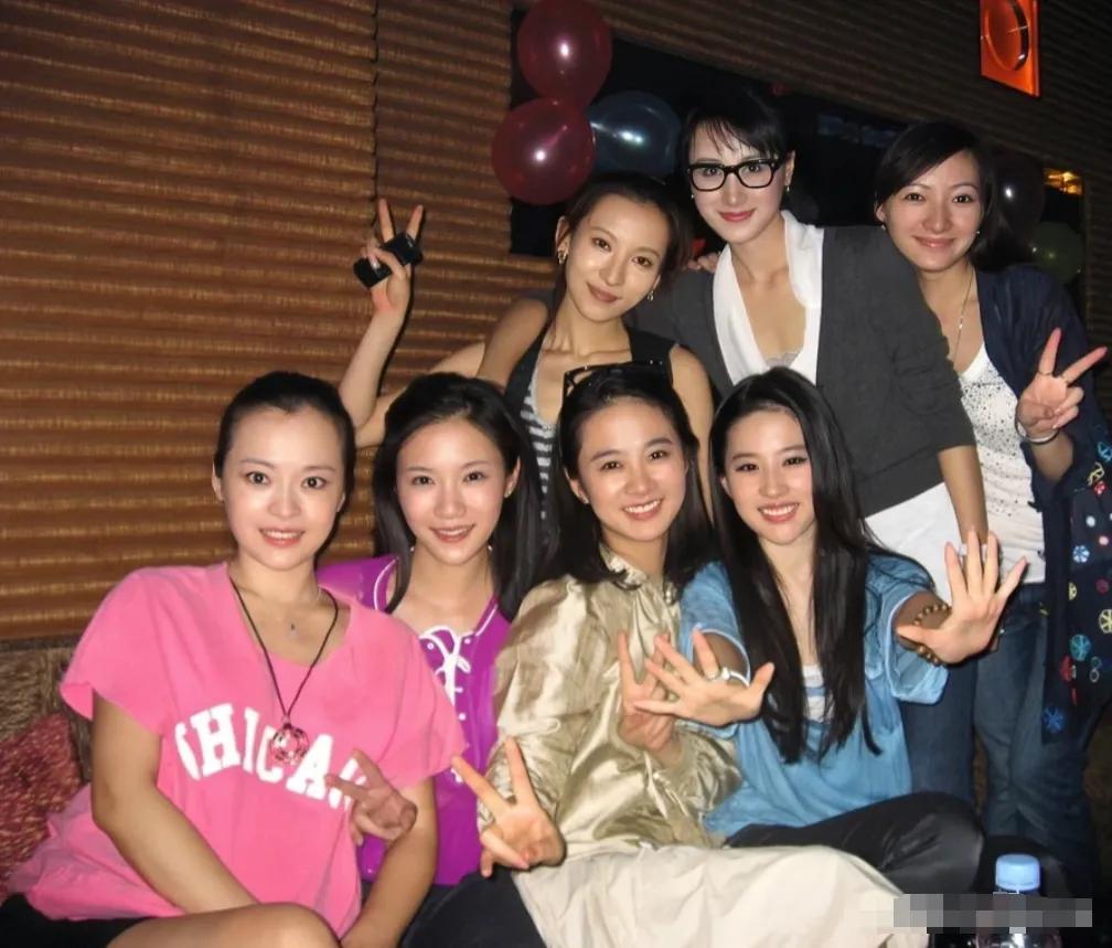 头条就是一堆人在侃大山，有效的信息向来是隐秘的，哪能让普通人随便获得？
即使是公