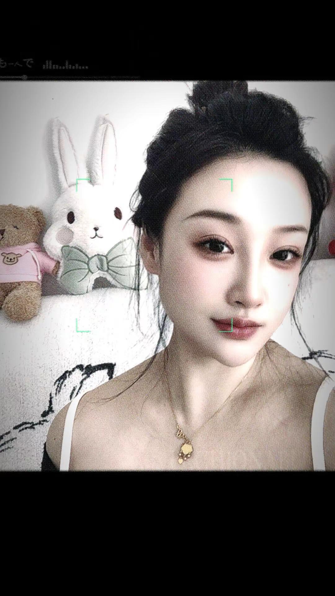 生活就是生动的活着，用最美的心情，穿最美的衣衫，呈现最自信的自己，爱不将就，穿不