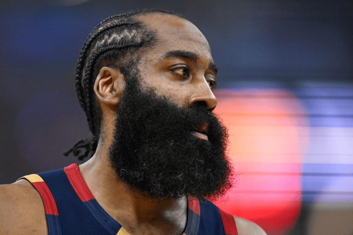 哈登的合同被指“糟糕透顶”！前NBA球员波利尼斯日前在播客里直言，骑士给他3年9