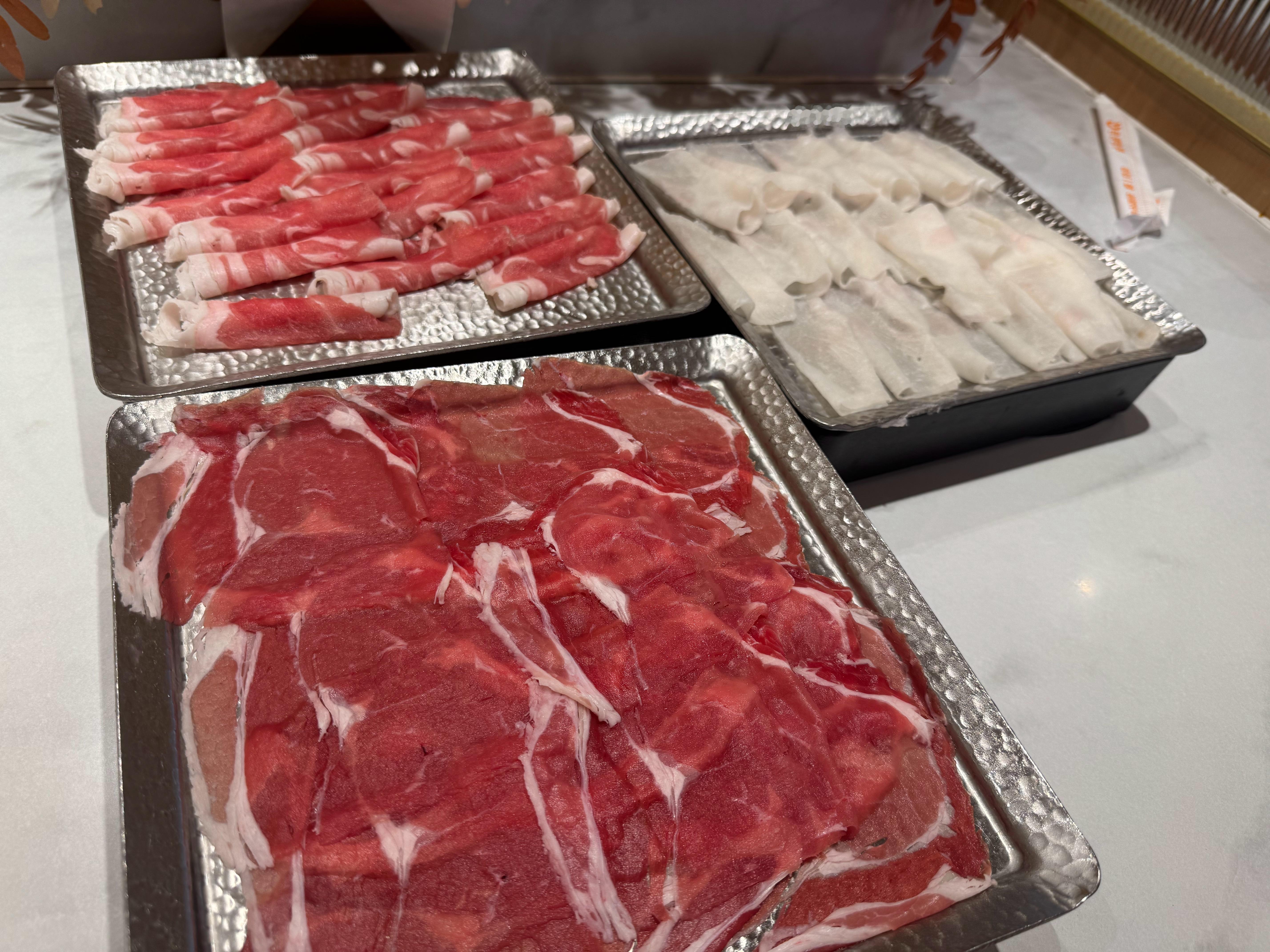 刚练完太饿了，路过个呷哺就进来吃了。这就是现在我自己的饭量。 ​​​