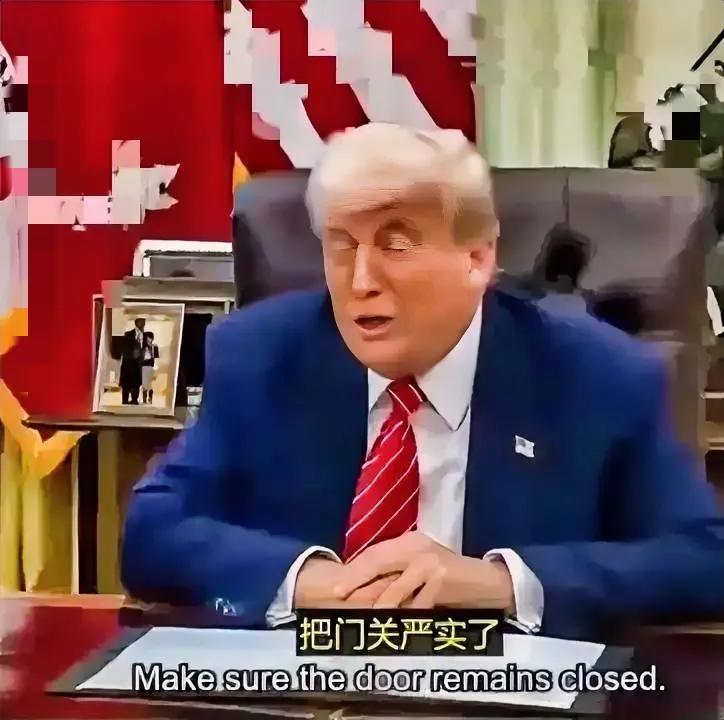 说起马克龙被打这件事，有人问特朗普，这件事你怎么看？特朗普说，门没关严实，不知道