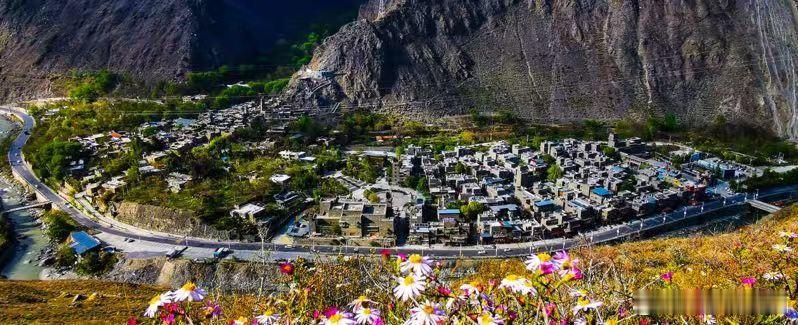 四川桃坪村入选联合国最佳旅游乡村  桃坪村入选，这是四川的骄傲。在阿坝理县，是羌
