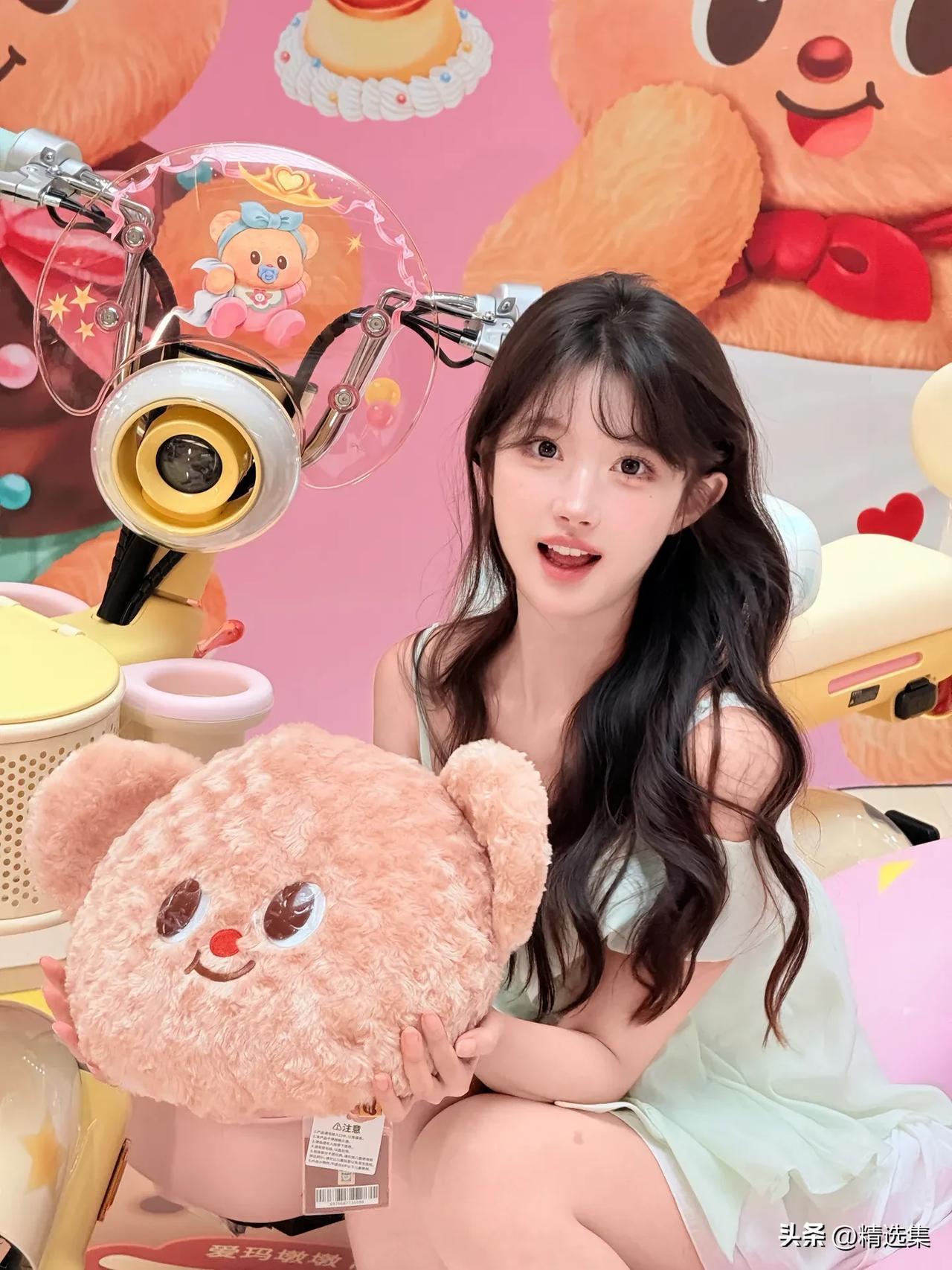 萌趣少女与可爱熊熊的甜蜜时光🧸💖