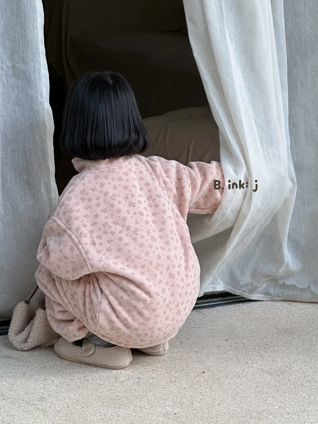 拍到一个很韩的女孩子👧