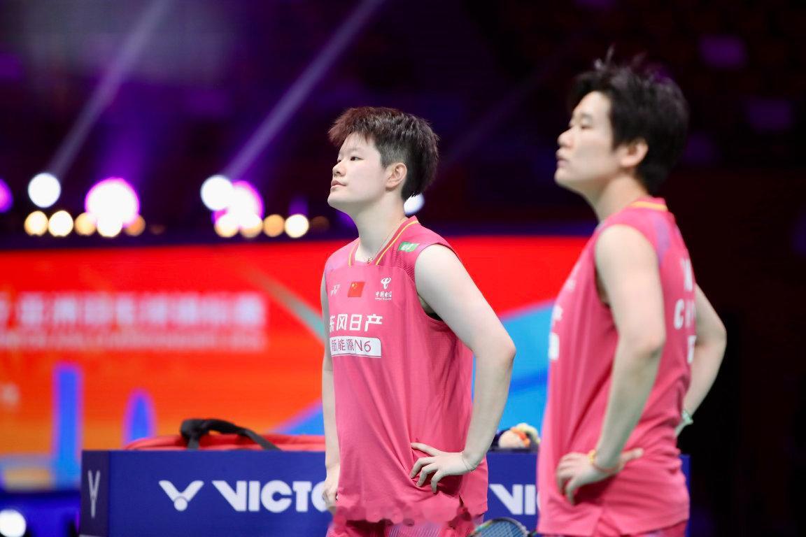 刘圣书/谭宁因伤退出女双决赛李怡婧罗徐敏首摘亚锦赛女双冠军2026年羽毛球亚锦赛