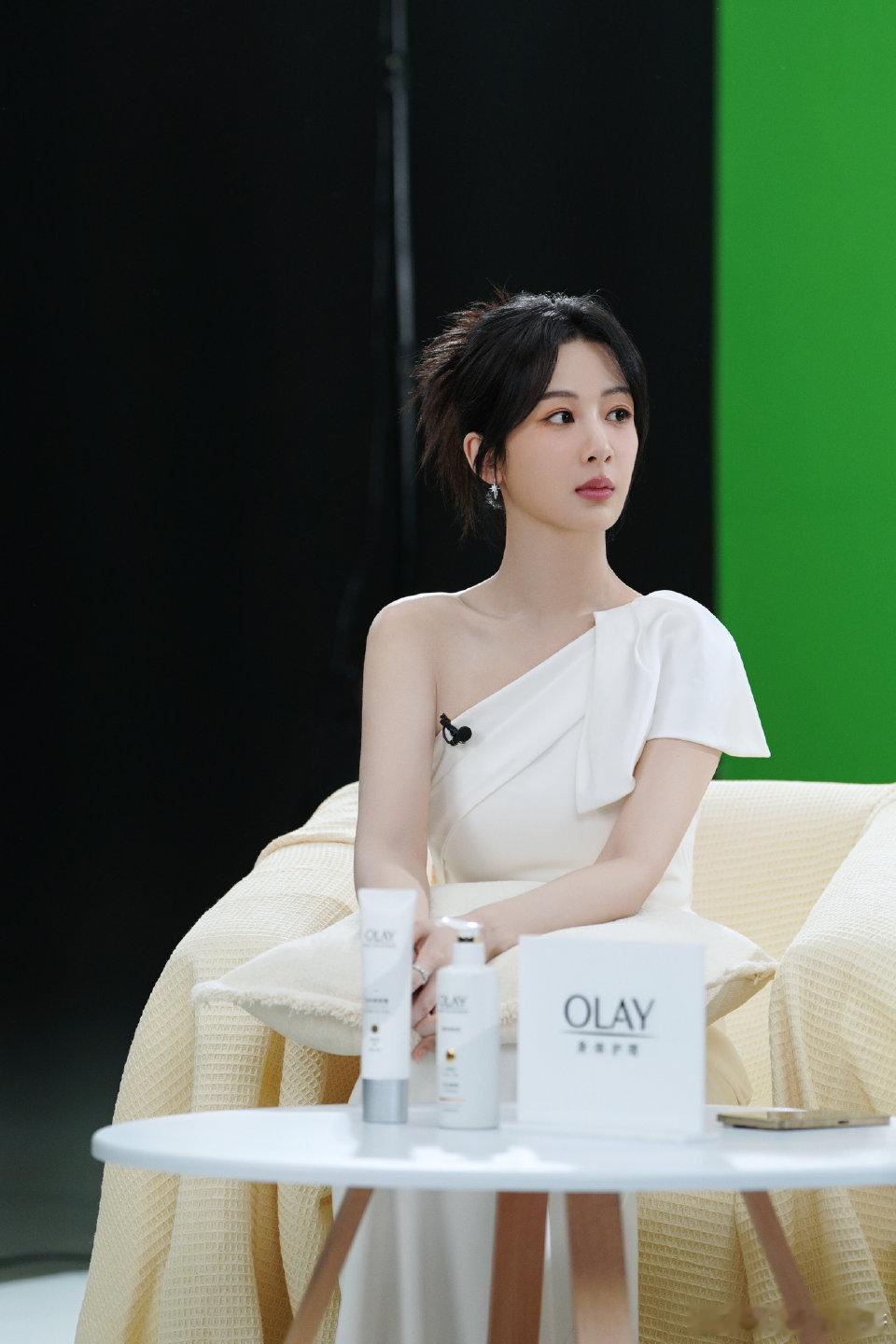 电视剧玉兰花开君再来 yz杨紫董竹君 yz杨紫玉兰花开君再来 把爱意写进信里将信