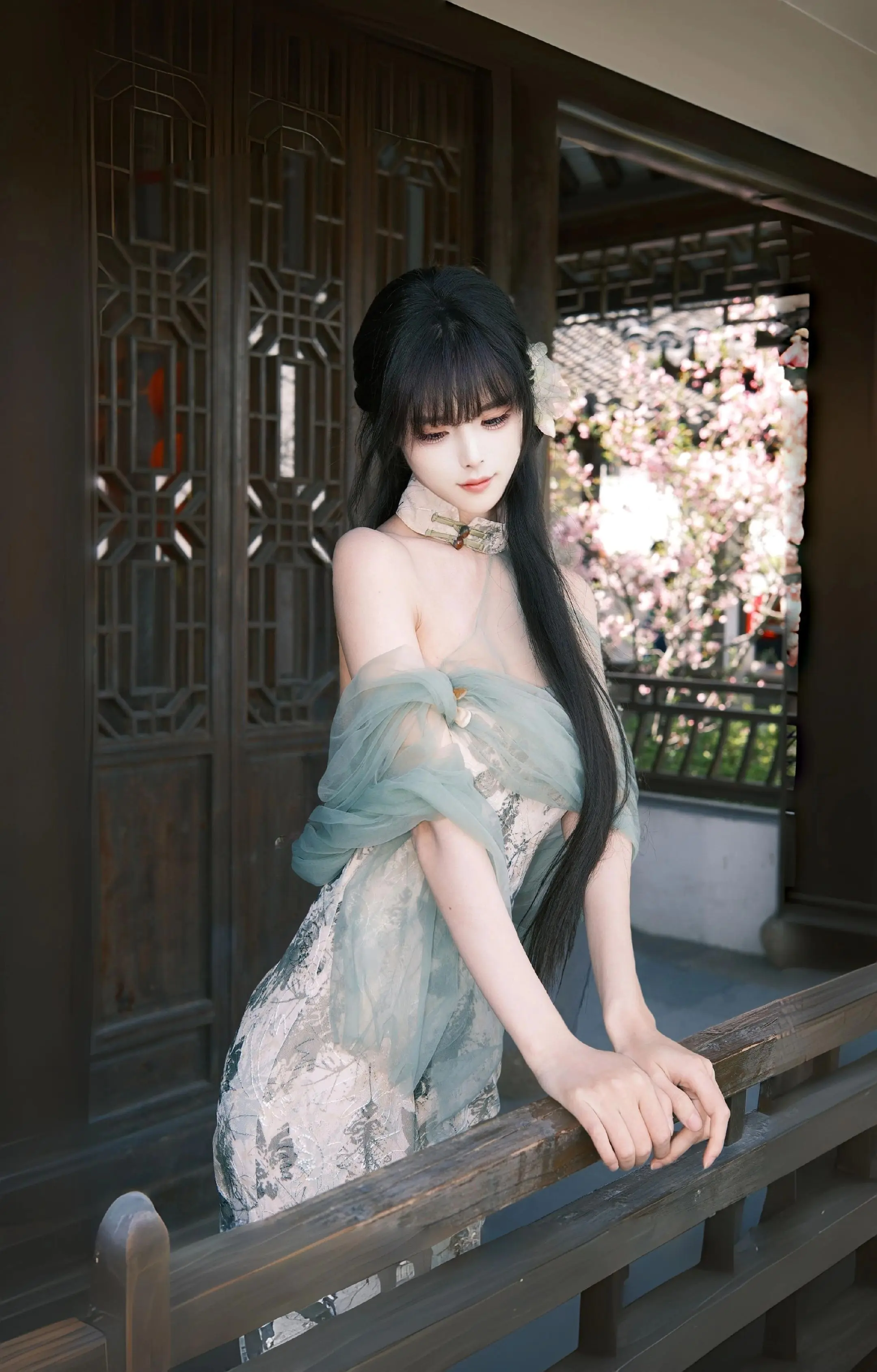 春风十里桃夭。