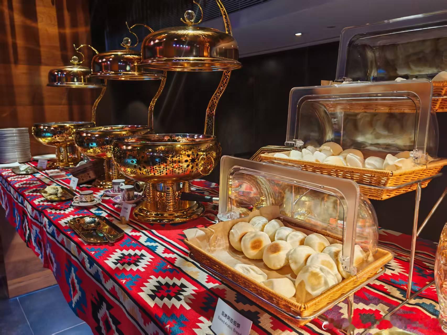 极石ADAMAS今天上市，这款车算是一款全新的车型，虽然在国内声量不大，但在中东