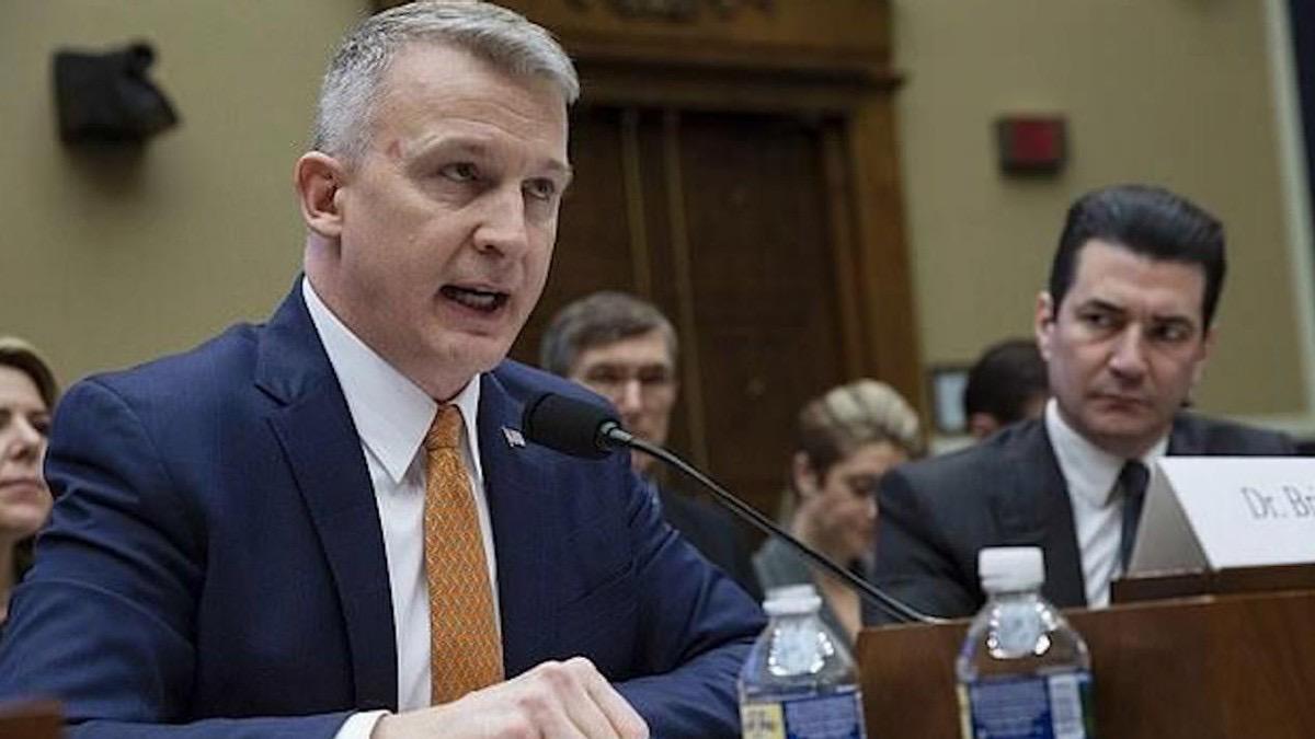 总统被刺甩锅左翼，科学委员会遭解散，民主党议员装腔作势摆弹劾姿态，美国政治正在系