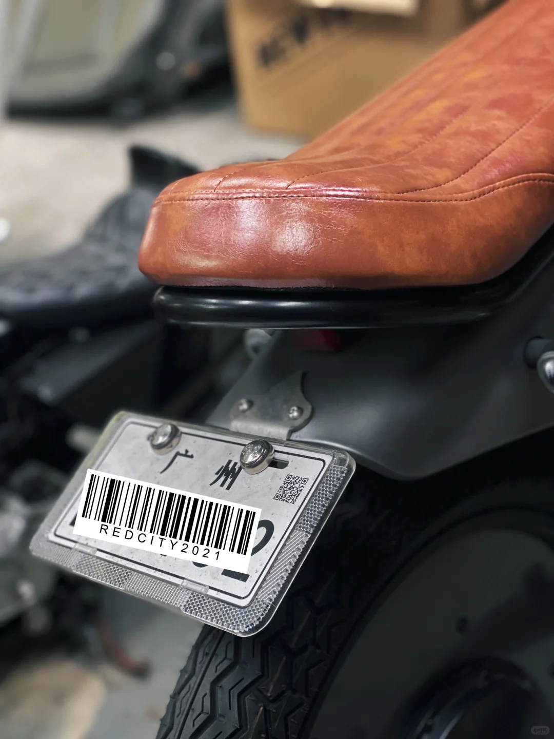 电车没有汽油味，那就加多点金属感吧。