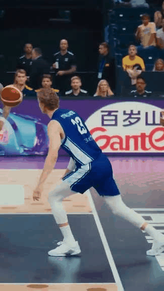 谁最强？欧洲杯首日NBA球员数据一览！
立陶宛94:70英国——瓦兰：18+9+