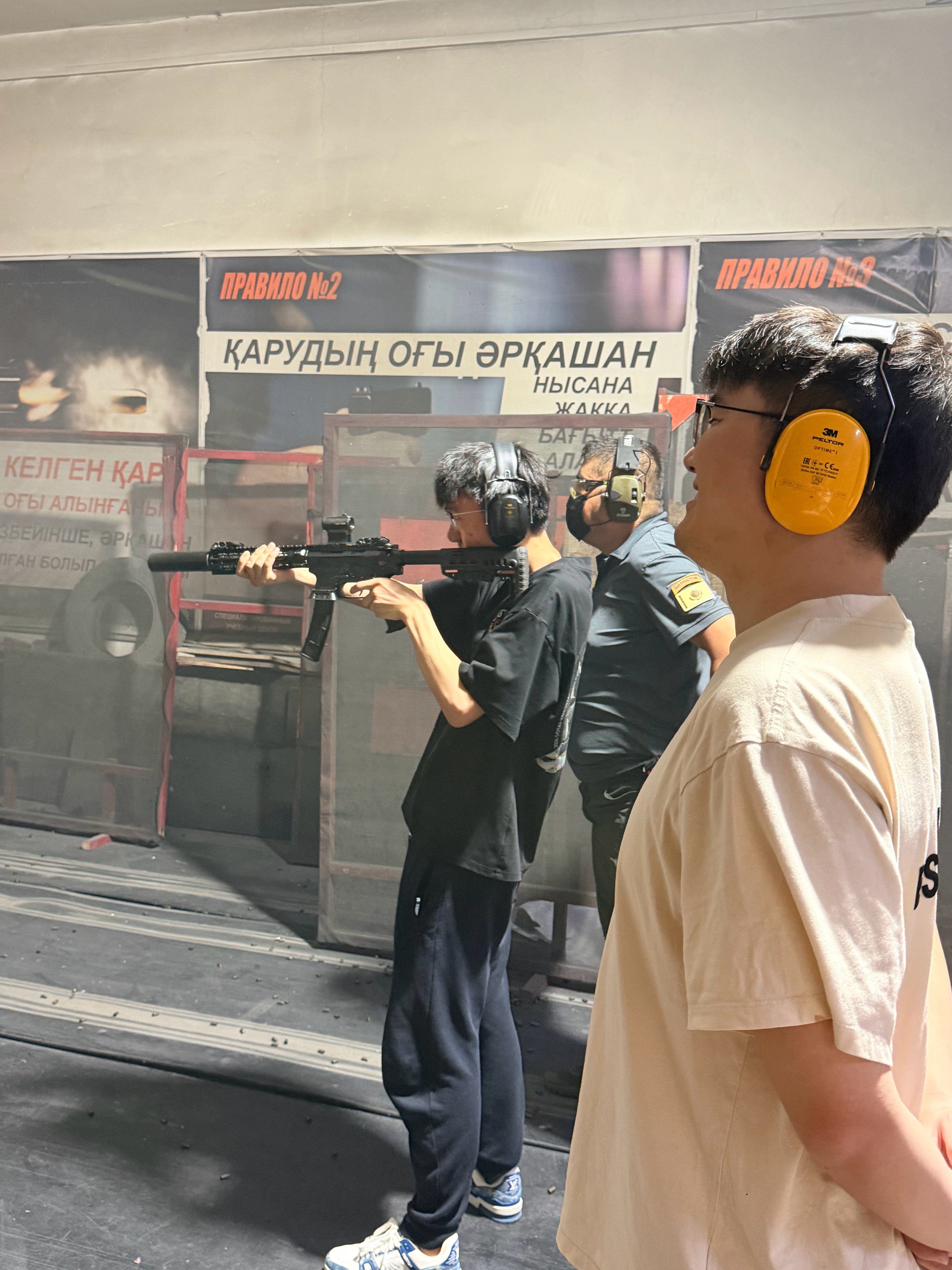 今天是射击日！！今天是二次元labubu星星人杀手准神老板很牛逼，以前做过成龙保