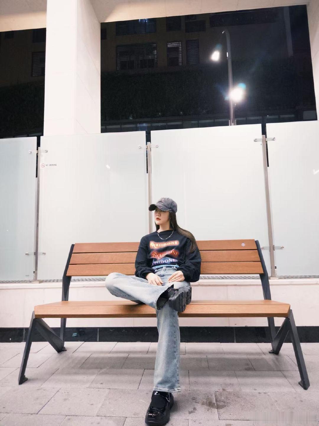 陈梦超帅plog 更新社媒晒照：美好碎片延迟分享，训练前的走走逛逛梦姐这套OOT