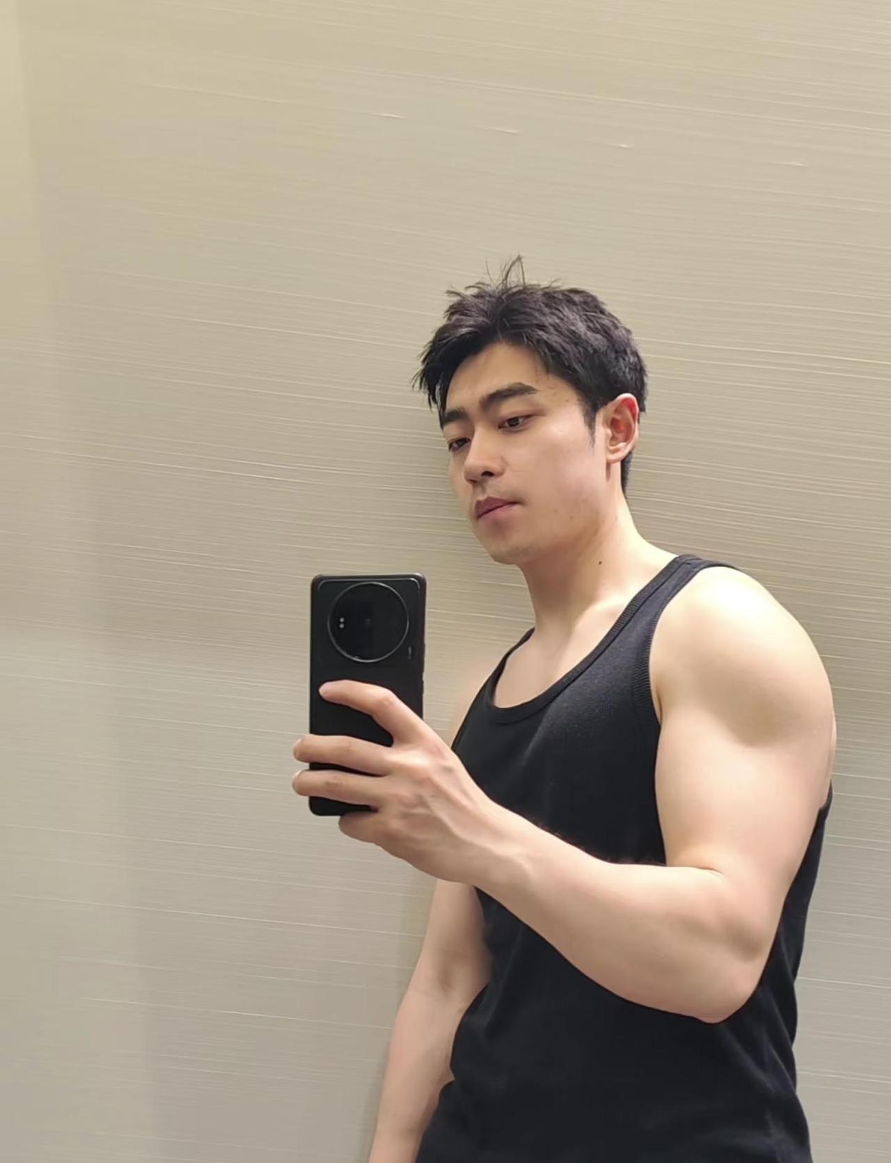 刚到宜宾，找搭子明天一起去爬翠屏山
天气很好哦
翠屏山 找搭子