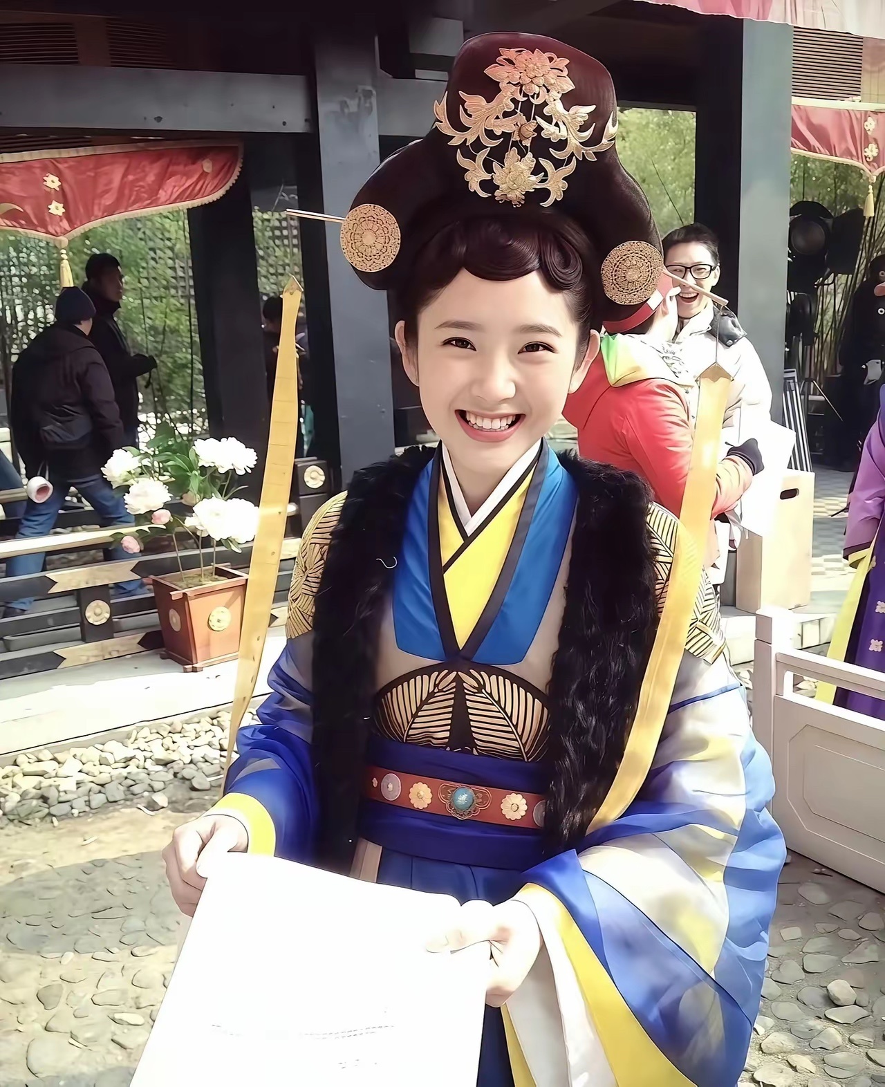 早期的唐艺昕，从小美到大，那个时候还很青春，元气满满，一脸胶原蛋白，小范大人的眼