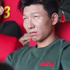 独居的蚂蚱会因为后腿接触，变成蝗虫。感觉温良的老中应激成极端老中，可能也就仅仅需