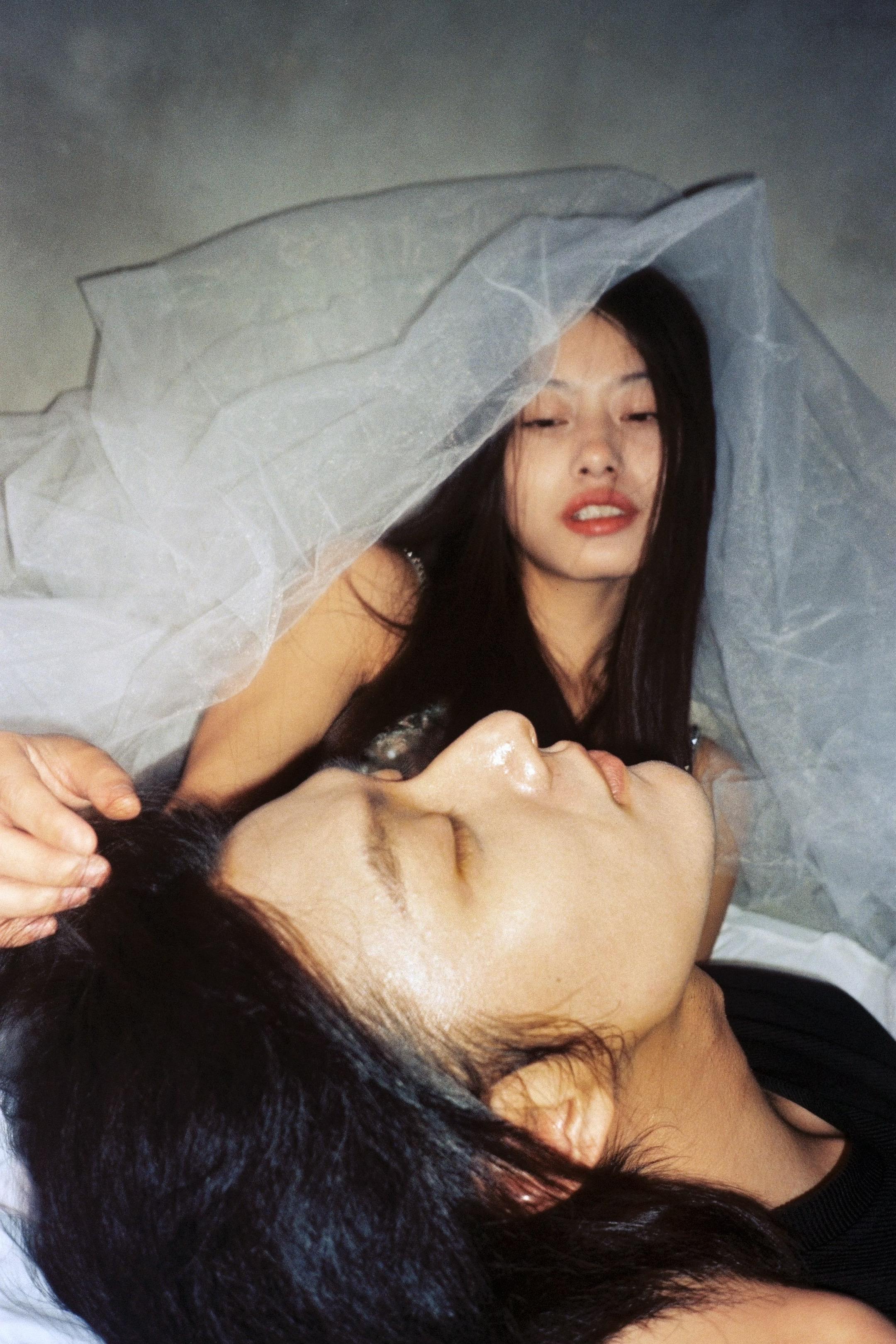 行囊羞涩都无恨 难得夫妻是少年。
