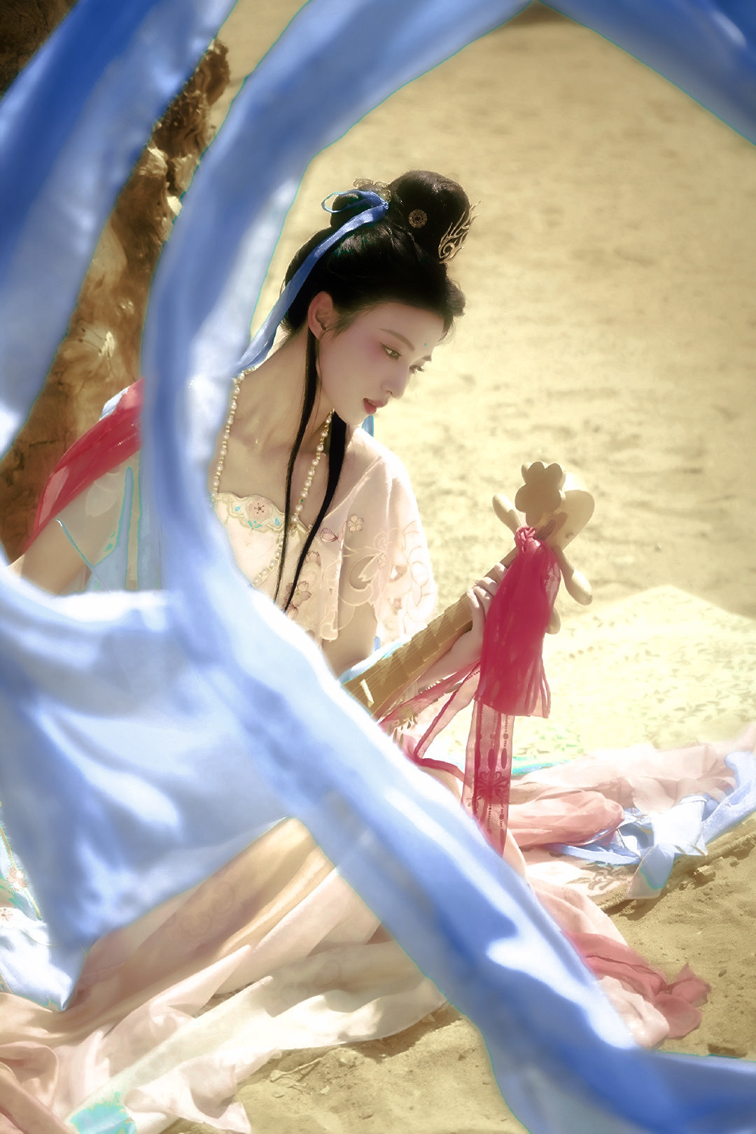 #王楚然硬美#  啊啊啊，天呐！被姐姐的敦煌风硬控30秒，让我想起了一句诗“风吹