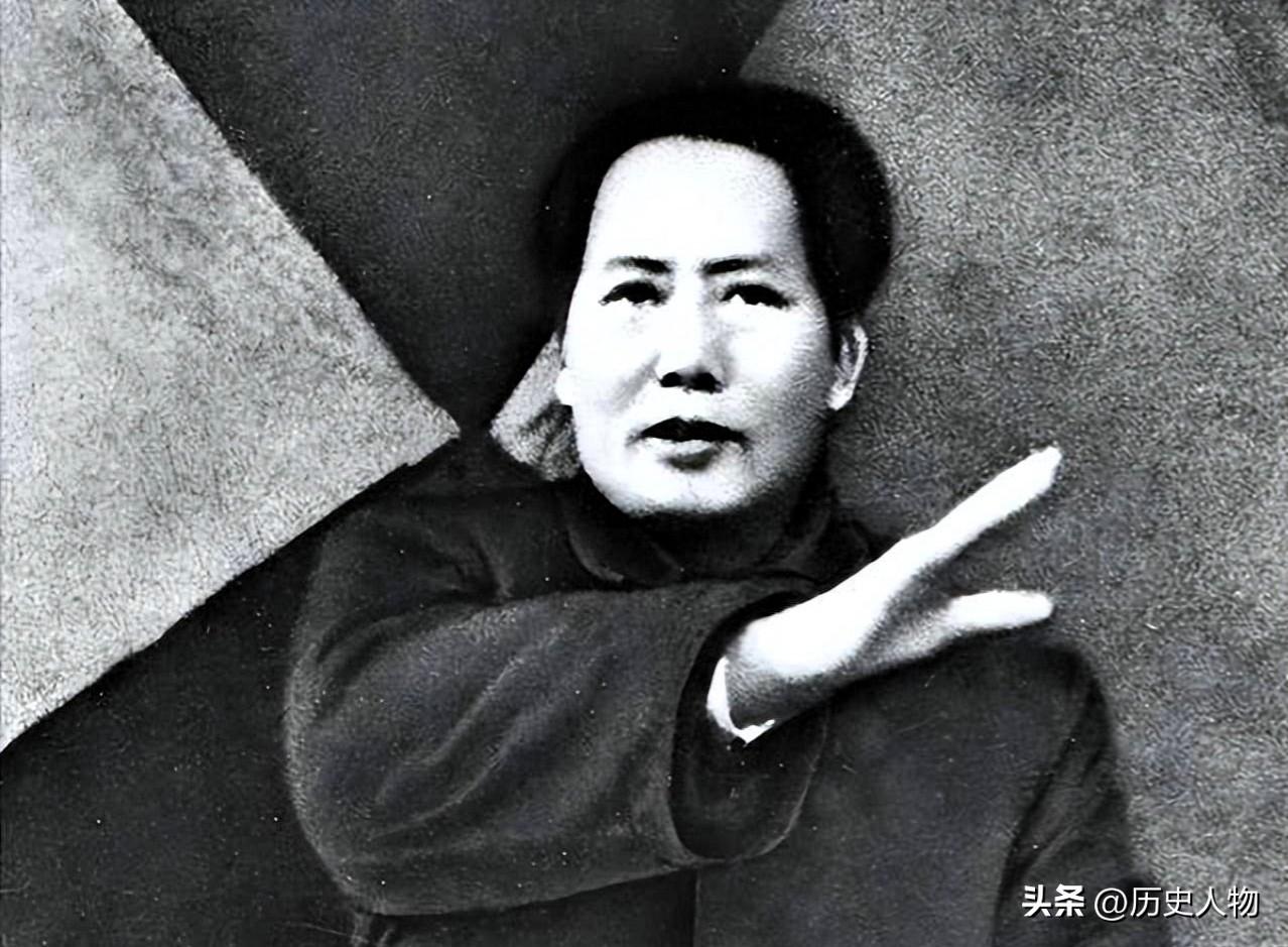 1955年4月，毛主席在会见外宾时说：“帝国主义的本性是弱肉强食，你越软弱，他就