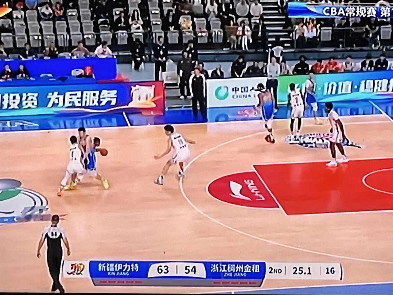 乌鲁木齐 这块骨头不好啃，有些费牙。今天新疆飞虎奥体中心主场迎战浙江稠州金租。浙