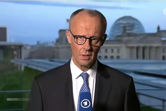 德国总理突然“掀桌子”！1月29日的联邦议院声明里，默茨直接叫板美国：欧洲要自己