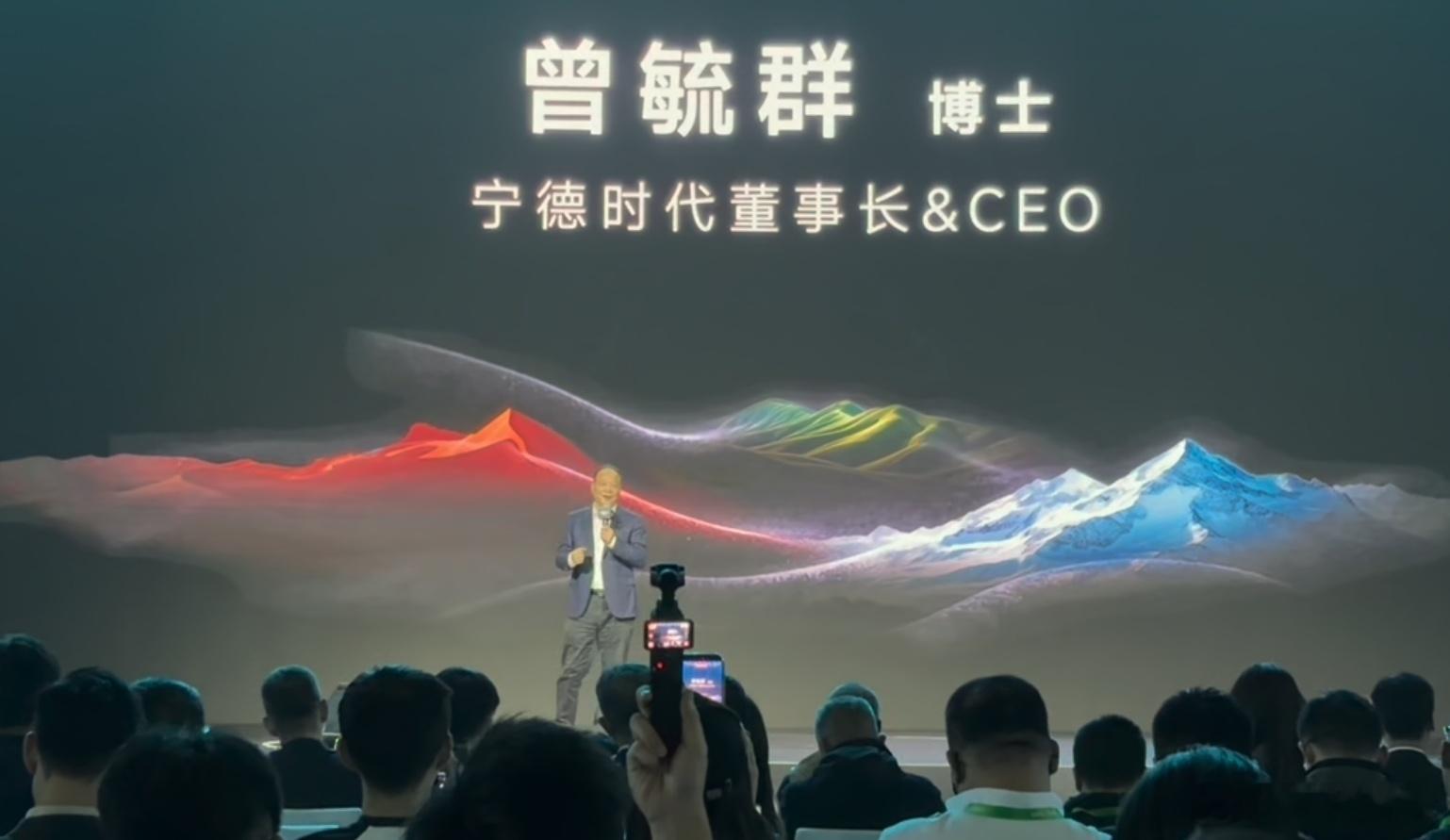 宁德时代有个不受欢迎的500人团队宁德时代董事长曾毓群透露了一个有趣的内部秘密：