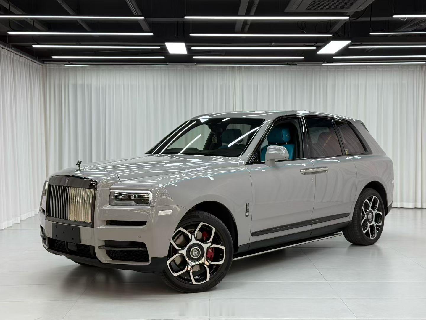 最新到店库里南Black Badge23年7月上牌 行驶2.2万公里风暴灰 & 