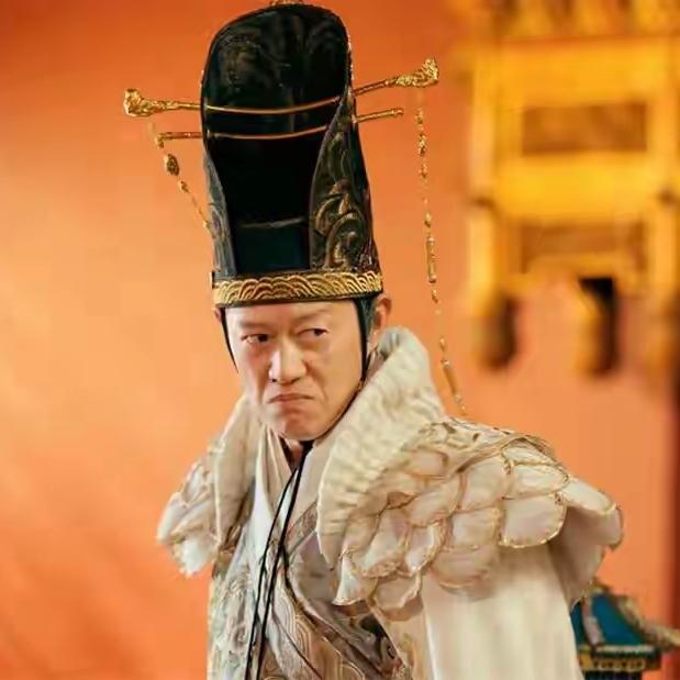 崇祯自缢前，老太监王承恩颤抖着说：皇上，若魏公公还在...
 
这句话像一根针，