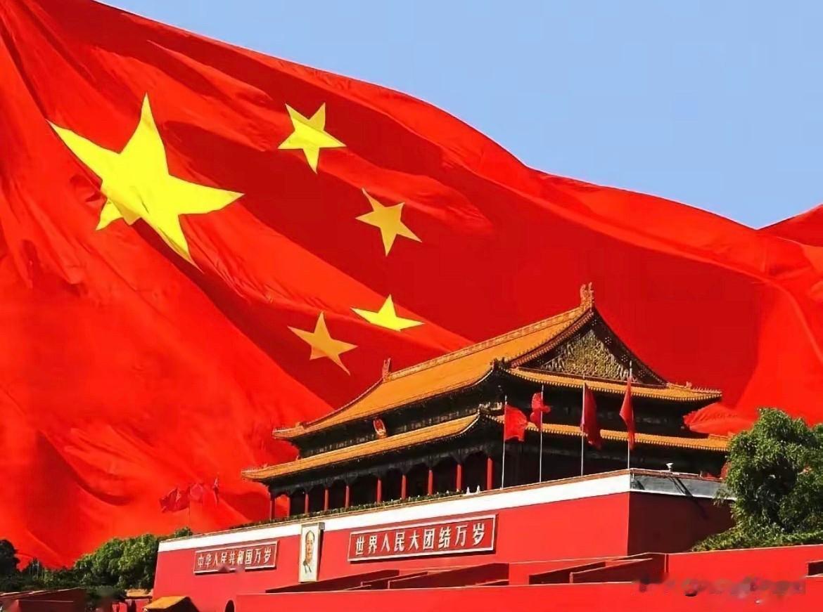 国旗飘扬时，我们真的了解那抹红吗？

国庆假期，大街小巷被一抹抹鲜亮的红色点亮。