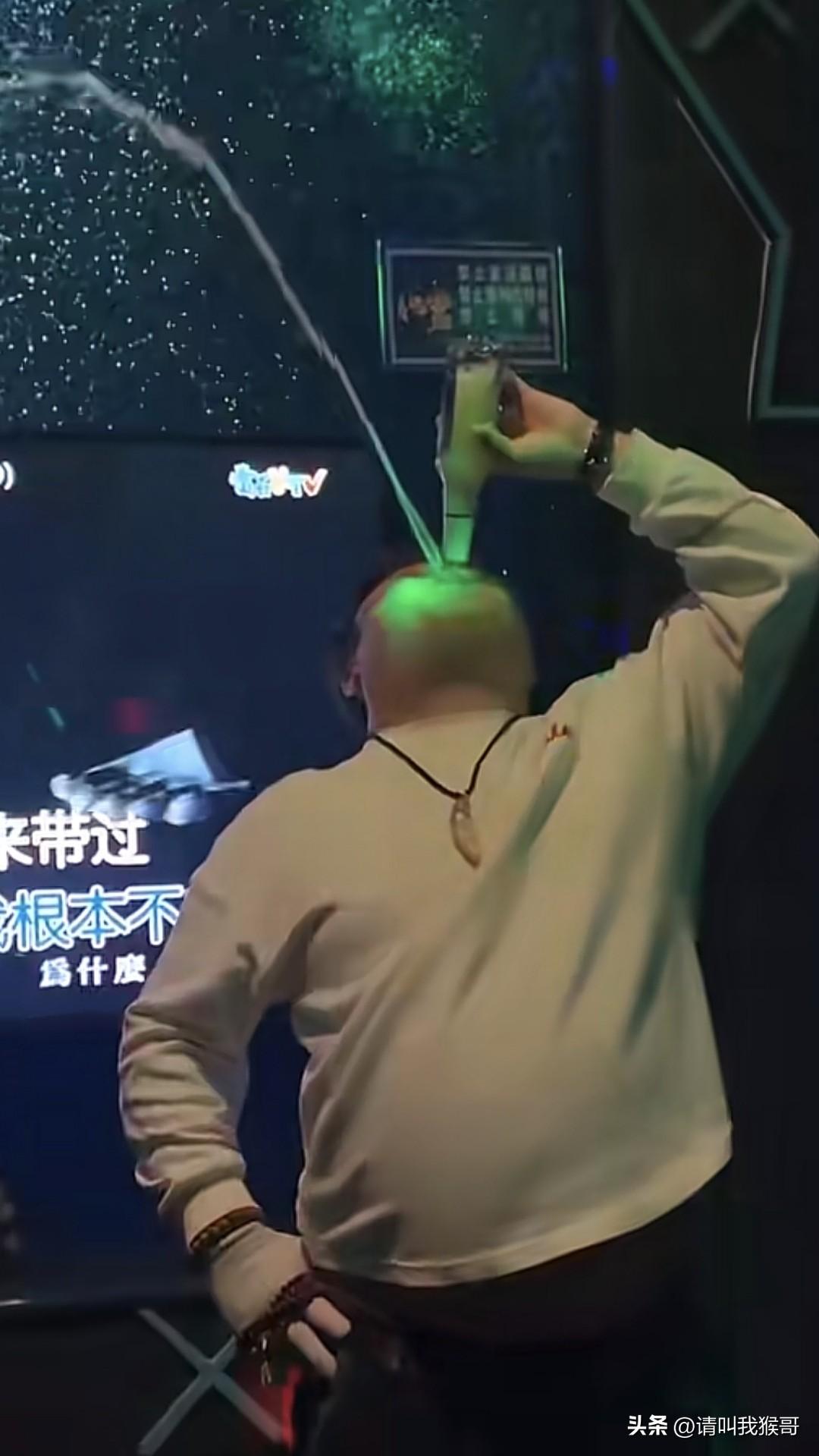 这样比赛喝酒应该算违规了吧