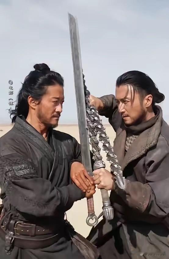 谢霆锋在《镖人》里不会又是“反派”吧？怎么跟吴京一拍戏谢霆锋就是“反派”，他俩不